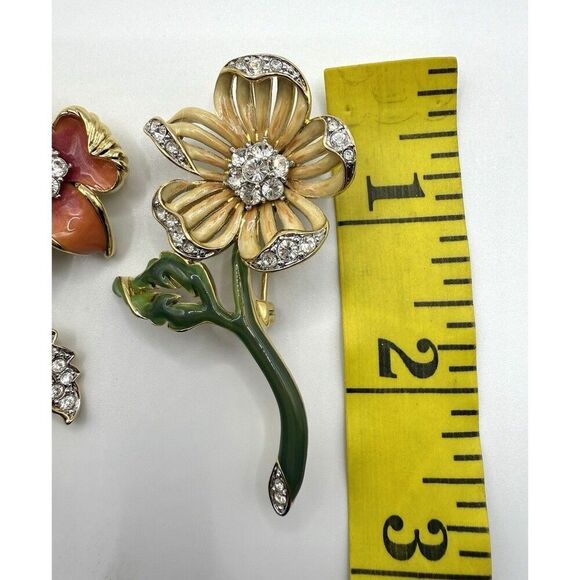 Vtg Nolan Miller Lot Of 2 Flower Brooches Enamel Rhinestones Glamour Collection - Picture 8 of 9